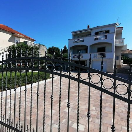 Apartments Petin Задар Экстерьер фото